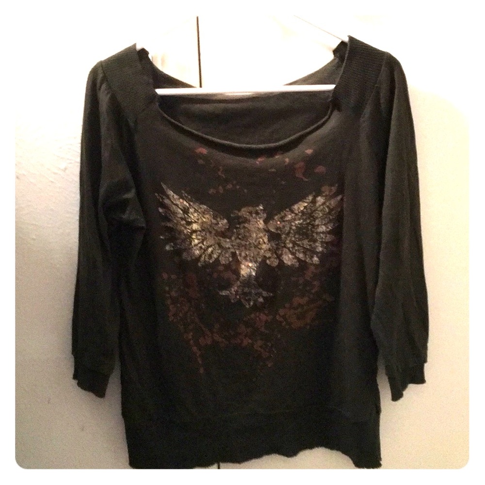 Unique hunter green top w/ gold foil bird.